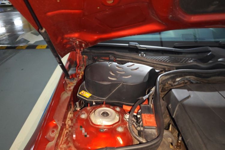 Used Mercedes-Benz E-Class 2015 Facelift E 200 L Engine Bay Right