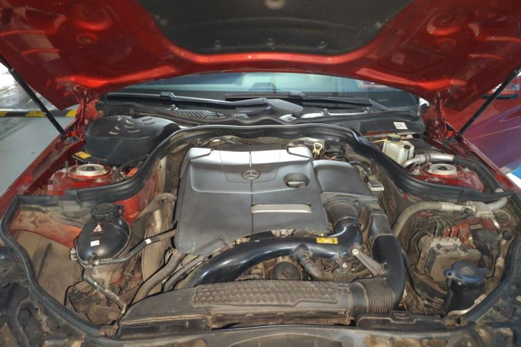 Used Mercedes-Benz E-Class 2015 Facelift E 200 L Engine Bay