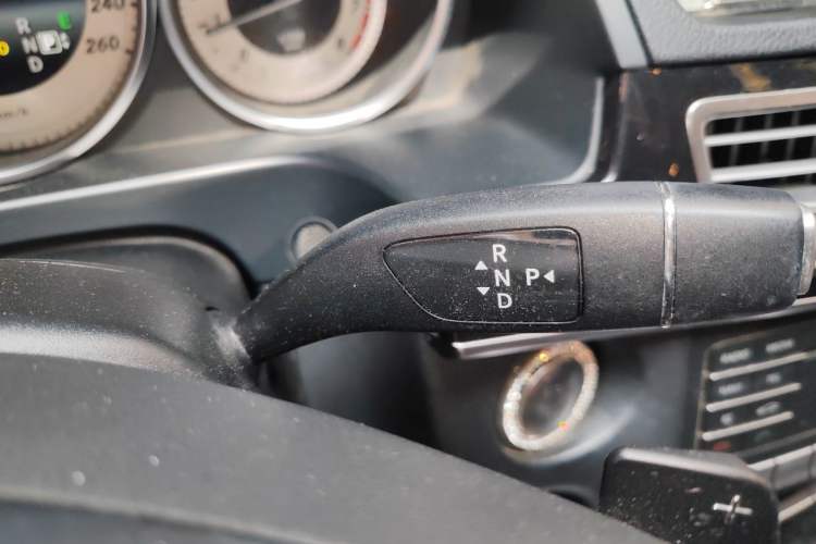 Used Mercedes-Benz E-Class 2015 Facelift E 200 L Sport Edition Gear Lever