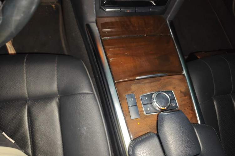 Used Mercedes-Benz E-Class 2015 Facelift E 200 L Gear Lever