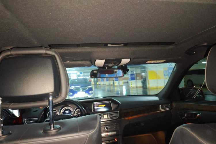 Used Mercedes-Benz E-Class 2015 Facelift E 200 L Headliner