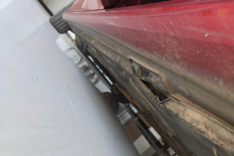 Used Mercedes-Benz E-Class 2015 Facelift E 200 L Sport Edition Left Side Sill