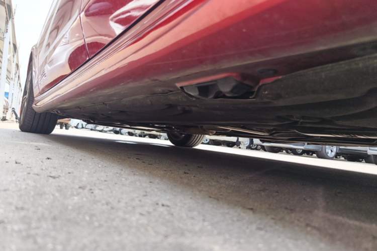 Used Mercedes-Benz E-Class 2015 E 260 L Sport Edition Left Side Sill