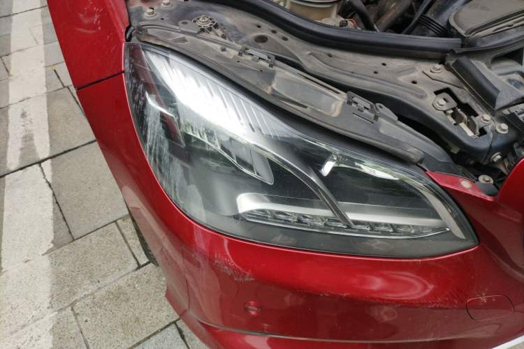 Used Mercedes-Benz E-Class 2015 E 260 L Sport Edition Right Front Headlight