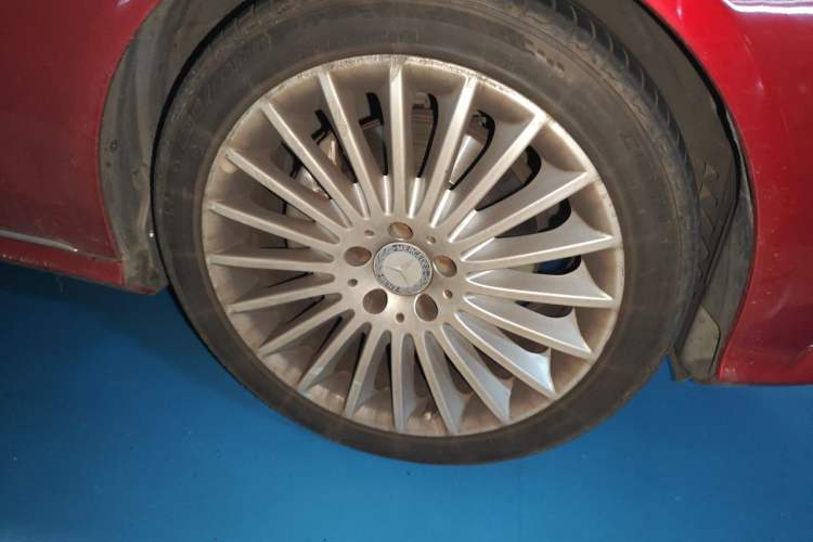 Used Mercedes-Benz E-Class 2015 Facelift E 200 L Right Front Wheel Hub