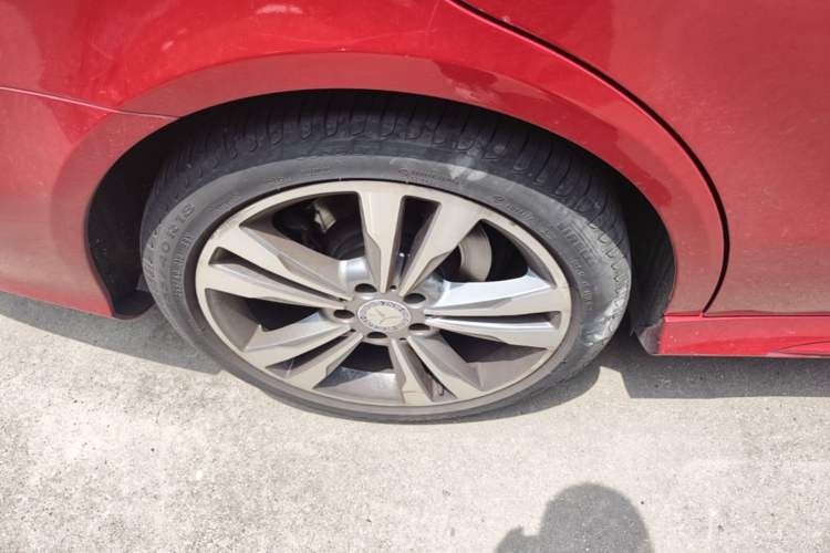 Used Mercedes-Benz E-Class 2015 E 260 L Sport Edition Right Rear Wheel Hub
