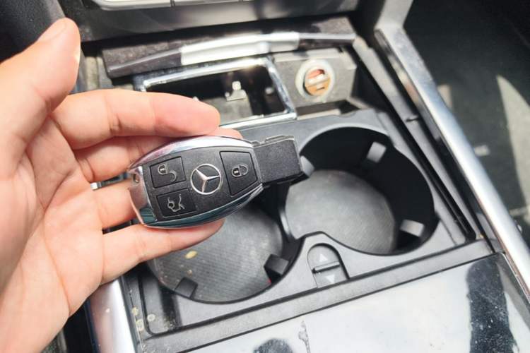 Used Mercedes-Benz E-Class 2015 E 260 L Sport Edition Vehicle Key