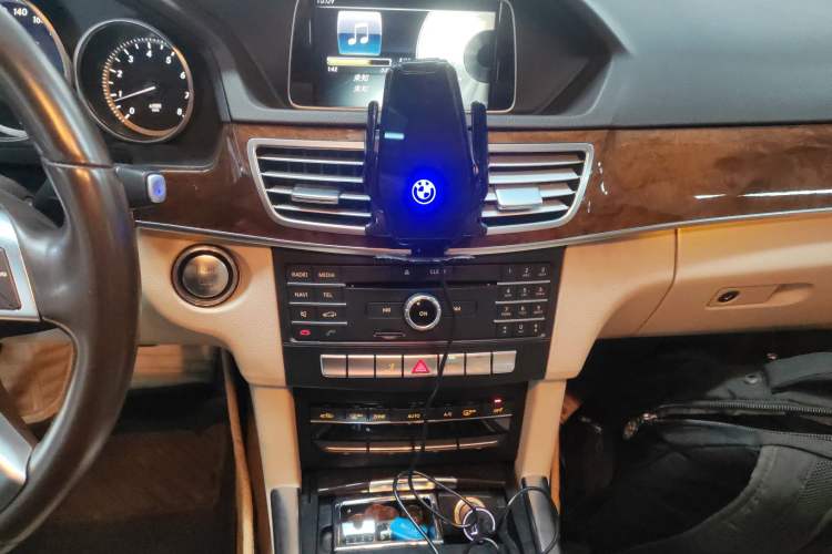 Used Mercedes-Benz E-Class 2015 Facelift E 200 L Audio And AC Panel
