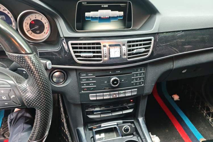 Used Mercedes-Benz E-Class 2015 Restyled E 260 L Sport Edition Audio And AC Panel