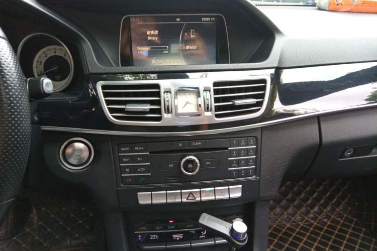 Used Mercedes-Benz E-Class 2015 Facelift E 200 L Sport Edition Audio And AC Panel