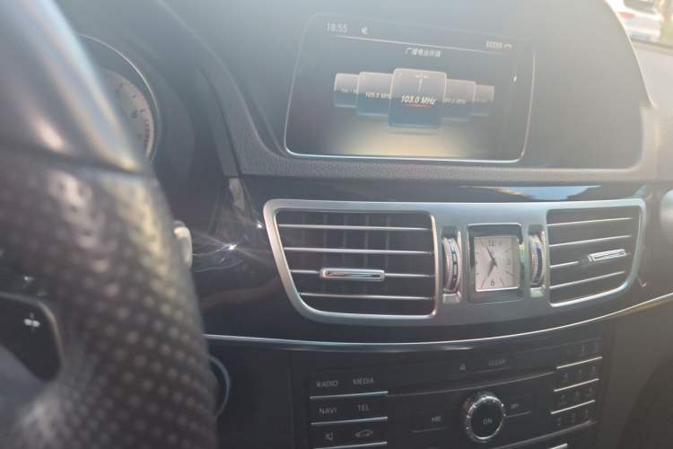 Used Mercedes-Benz E-Class 2015 Restyled E 260 L Sport Edition Audio And AC Panel