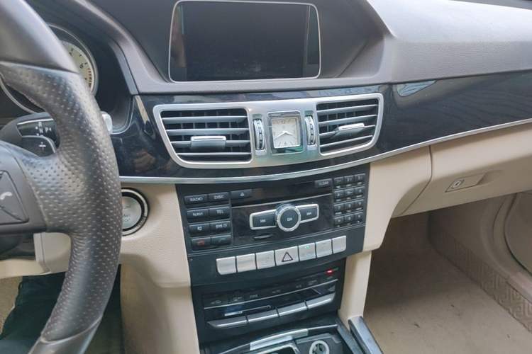 Used Mercedes-Benz E-Class 2015 E 180 L Sport Edition Audio And AC Panel