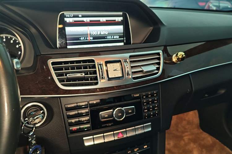 Used Mercedes-Benz E-Class 2015 E 200 L Audio And AC Panel