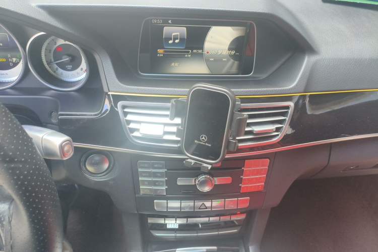 Used Mercedes-Benz E-Class 2015 E 200 L Sport Edition Audio And AC Panel