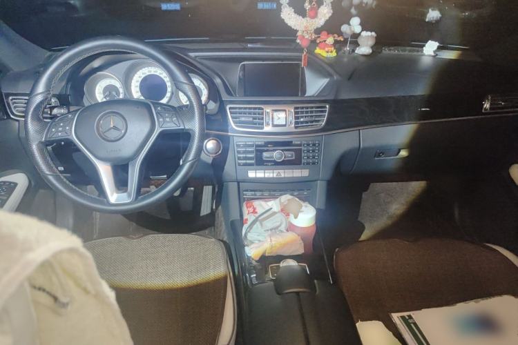 Used Mercedes-Benz E-Class 2015 E 260 L Sport Edition Center Console