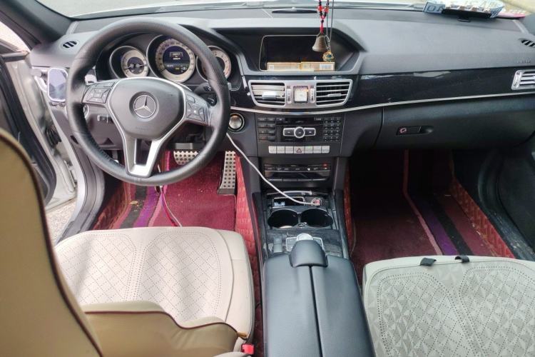 Used Mercedes-Benz E-Class 2015 E 260 L Sport & Fashion Model Center Console