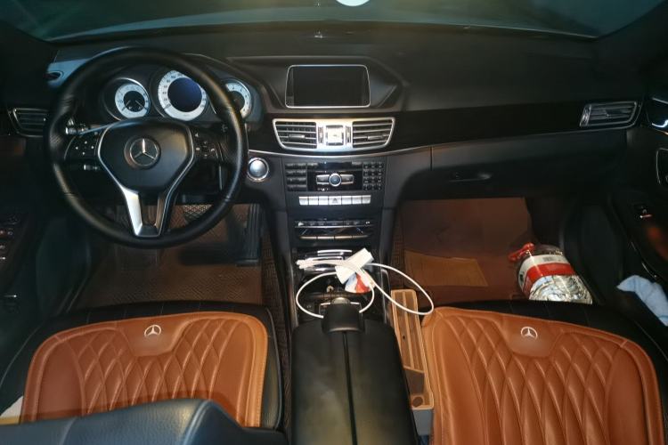 Used Mercedes-Benz E-Class 2015 E 260 L Sport & Fashion Model Center Console