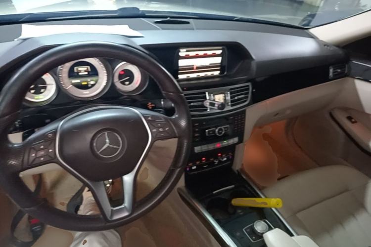 Used Mercedes-Benz E-Class 2015 E 180 L Sport Edition Center Console