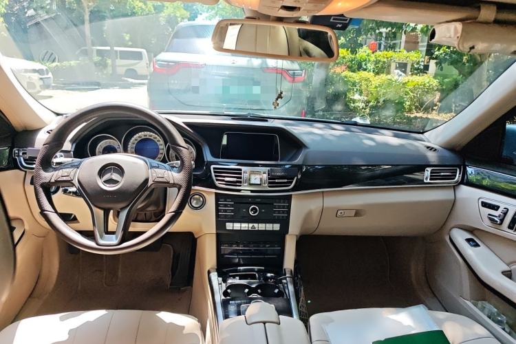 Used Mercedes-Benz E-Class 2015 E 260 L Sport Edition Center Console