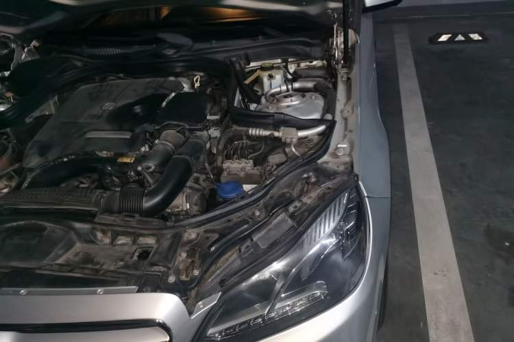 Used Mercedes-Benz E-Class 2015 E 260 L Sport & Fashion Model Engine Bay Left