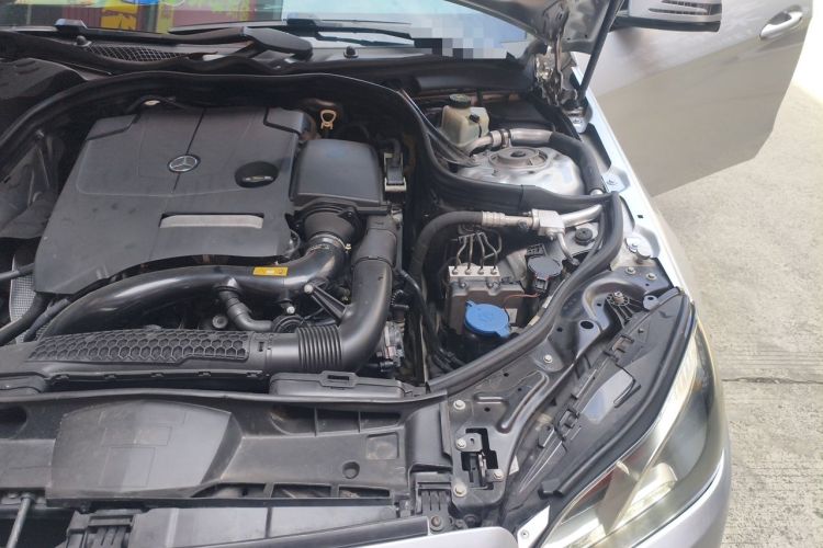 Used Mercedes-Benz E-Class 2015 E 200 L Sport Edition Engine Bay Left