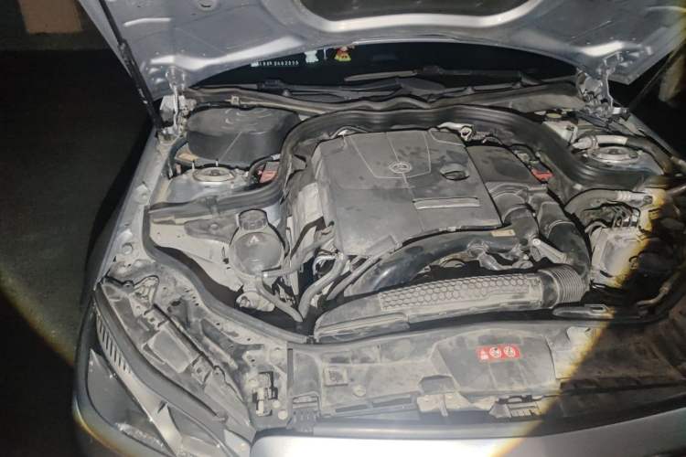 Used Mercedes-Benz E-Class 2015 E 260 L Sport Edition Engine Bay Right