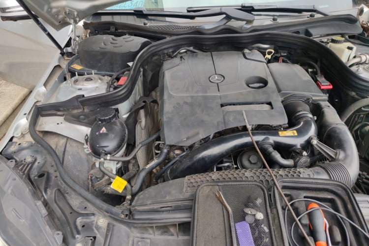 Used Mercedes-Benz E-Class 2015 E 260 L Sport & Fashion Model Engine Bay Right