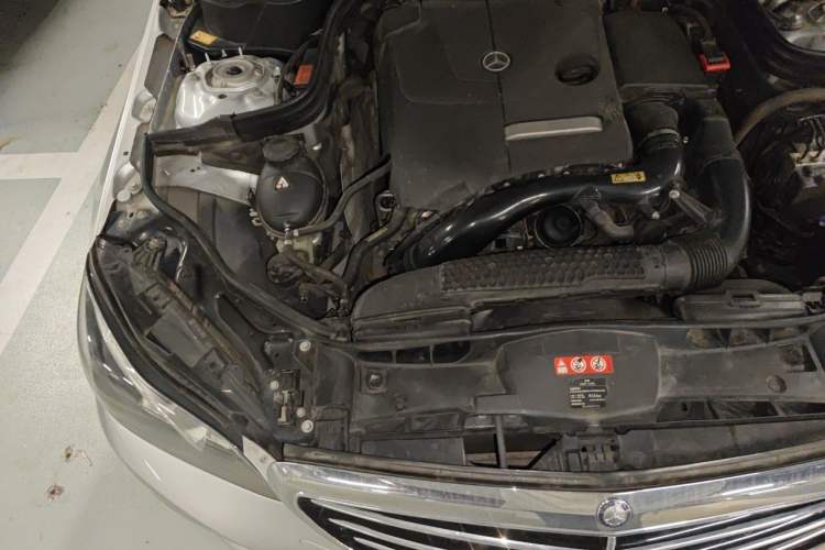 Used Mercedes-Benz E-Class 2015 E 200 L Engine Bay Right