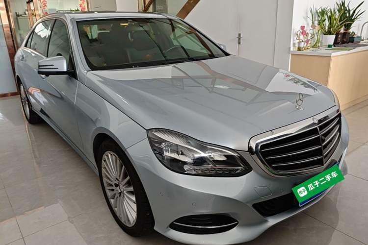 Used Mercedes-Benz E-Class 2015 E 200 L Front Right 45 Deg
