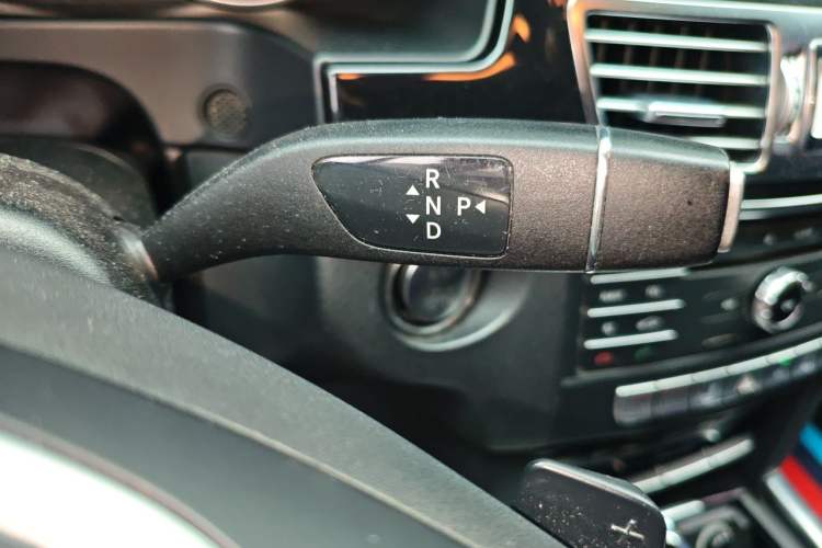Used Mercedes-Benz E-Class 2015 Restyled E 260 L Sport Edition Gear Lever