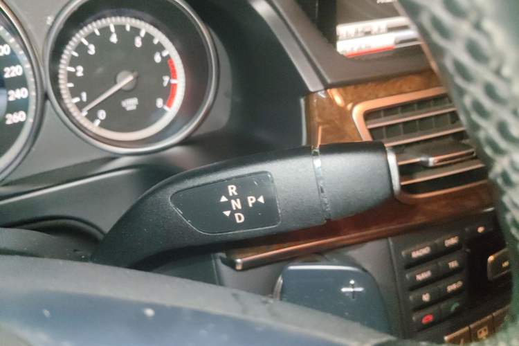 Used Mercedes-Benz E-Class 2015 E 320 L Gear Lever