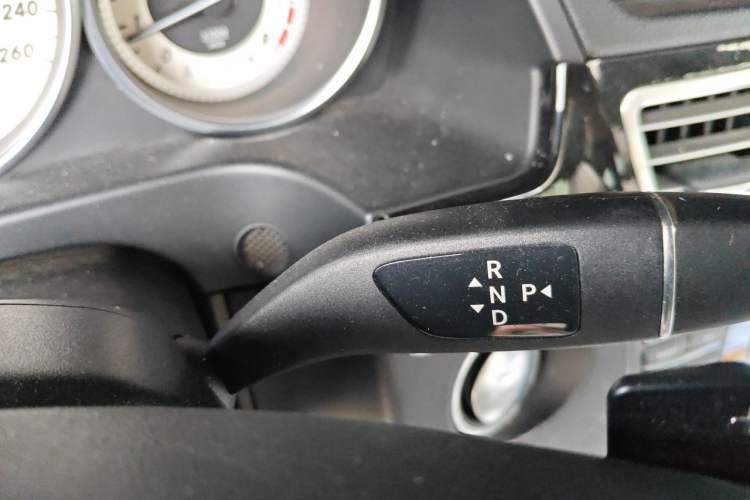 Used Mercedes-Benz E-Class 2015 E 260 L Sport & Fashion Model Gear Lever