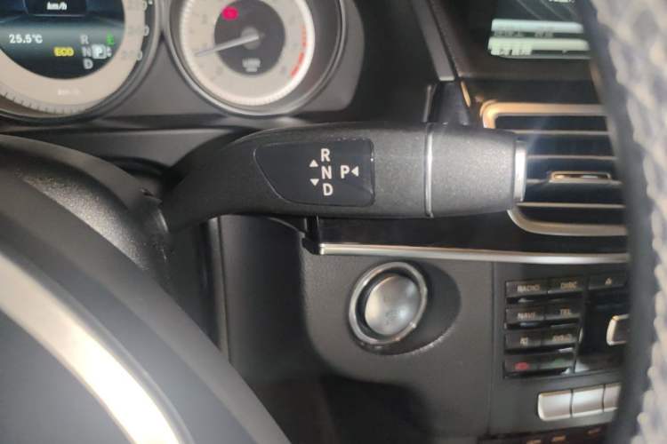 Used Mercedes-Benz E-Class 2015 E 260 L Sport Edition Gear Lever