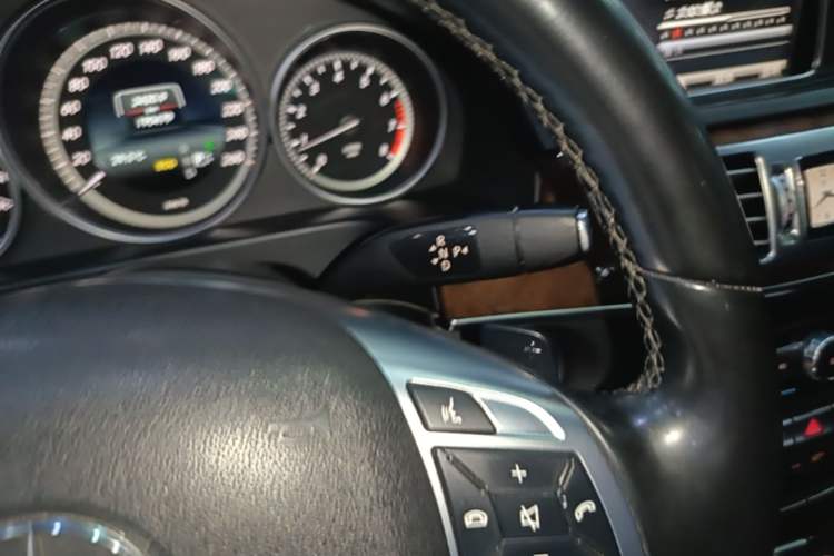Used Mercedes-Benz E-Class 2015 E 200 L Gear Lever