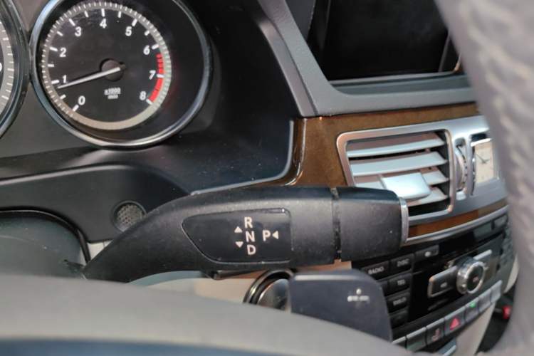 Used Mercedes-Benz E-Class 2015 E 260 L Gear Lever