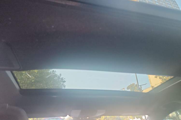 Used Mercedes-Benz E-Class 2015 Restyled E 260 L Sport Edition Headliner
