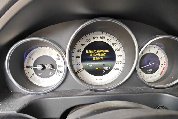Used Mercedes-Benz E-Class 2015 E 260 L Sport & Fashion Model Instrument Cluster
