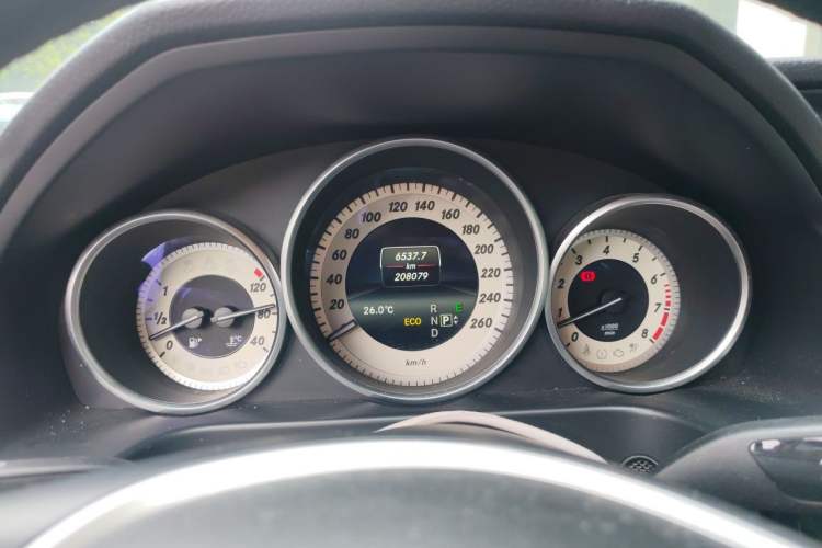 Used Mercedes-Benz E-Class 2015 E 260 L Sport & Fashion Model Instrument Cluster
