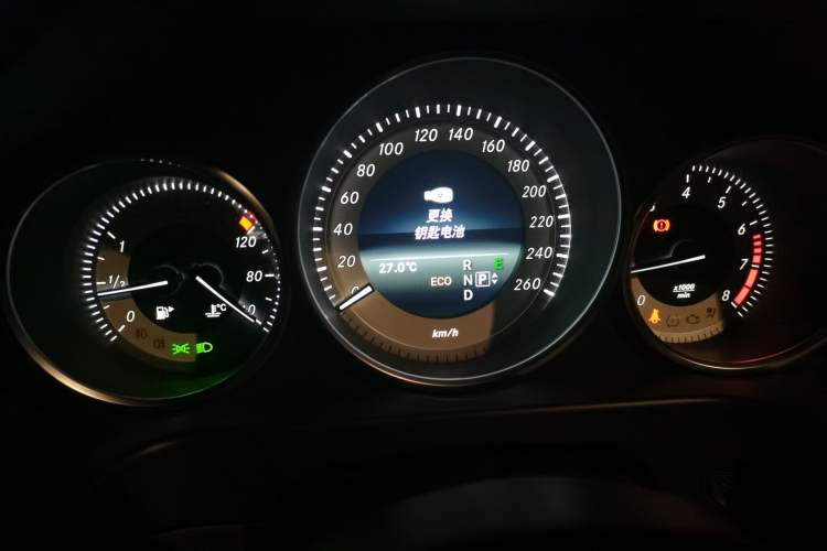 Used Mercedes-Benz E-Class 2015 E 260 L Sport & Fashion Model Instrument Cluster