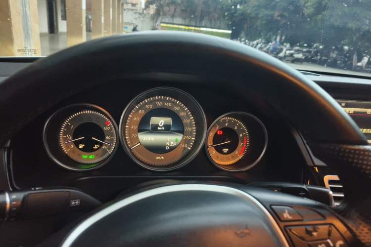 Used Mercedes-Benz E-Class 2015 E 260 L Sport Edition Instrument Cluster