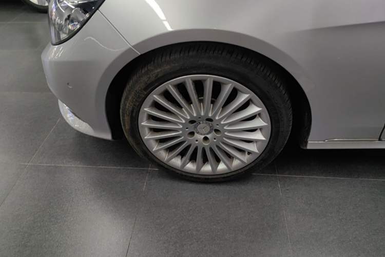 Used Mercedes-Benz E-Class 2015 E 260 L Left Front Wheel Hub