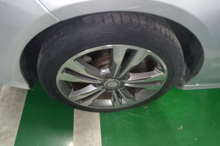 Used Mercedes-Benz E-Class 2015 E 180 L Sport Edition Left Front Wheel Hub