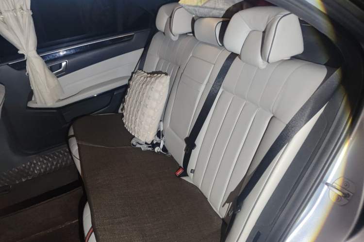 Used Mercedes-Benz E-Class 2015 E 260 L Sport Edition Left Rear Seat