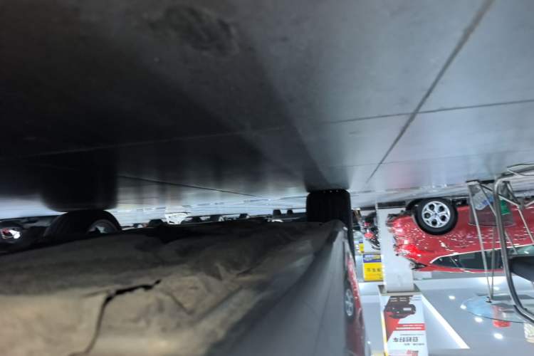 Used Mercedes-Benz E-Class 2015 E 320 L Sport 4MATIC Left Side Sill