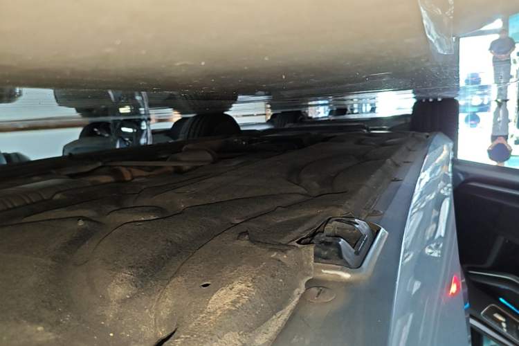 Used Mercedes-Benz E-Class 2015 E 200 L Left Side Sill