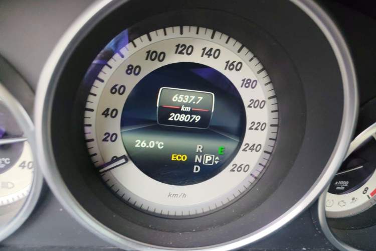 Used Mercedes-Benz E-Class 2015 E 260 L Sport & Fashion Model Odometer Close Up