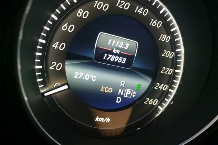 Used Mercedes-Benz E-Class 2015 E 260 L Sport & Fashion Model Odometer Close Up