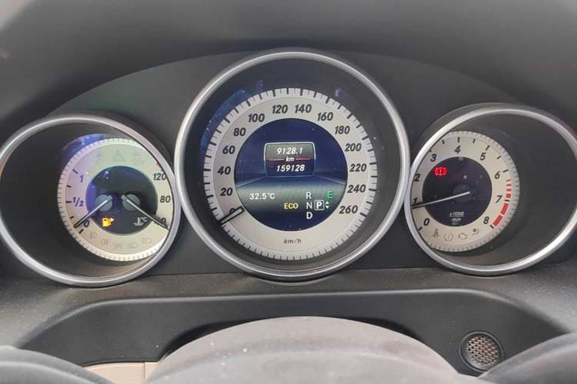 Used Mercedes-Benz E-Class 2015 E 180 L Sport Edition Odometer Close Up