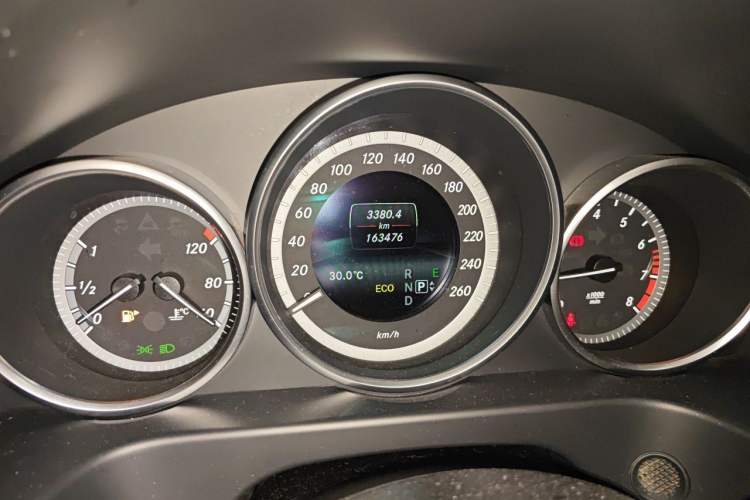 Used Mercedes-Benz E-Class 2015 E 200 L Odometer Close Up