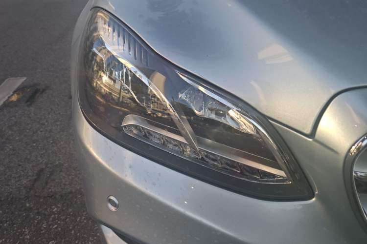 Used Mercedes-Benz E-Class 2015 Restyled E 260 L Sport Edition Right Front Headlight